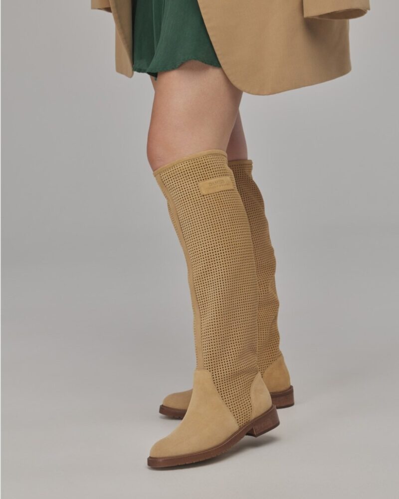 Ażurowe kozaki damskie Damiss skóra naturalna DS 973 piasek welur – eleganckie kozaki na obcasie